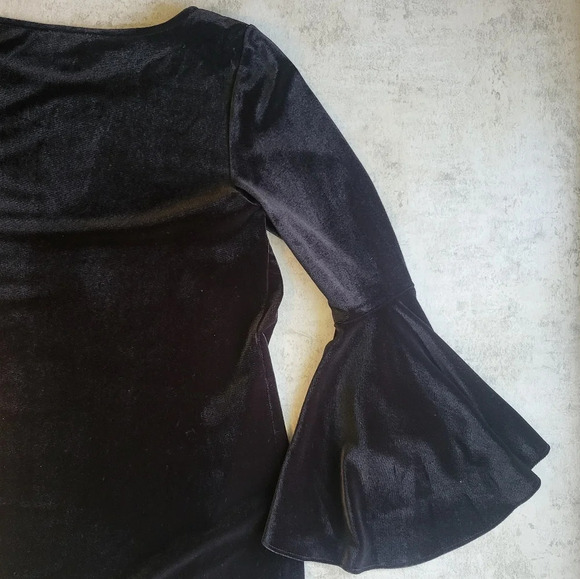 Sam and Jess Velvet Top Womens Small Black Flare Sleeve Whimsigoth Goth Witchy - Picture 11 of 12